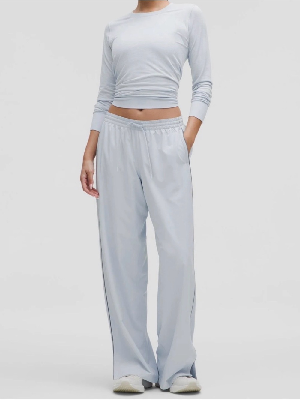 Lululemon Size 10 NWT Court Rival Wide-Leg Track Pant Starch Blue/Solar Grey